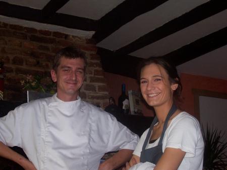 Le troisième larron et son épouse. Ils travaillaient pour les 40 ans de mariage de papa et maman!